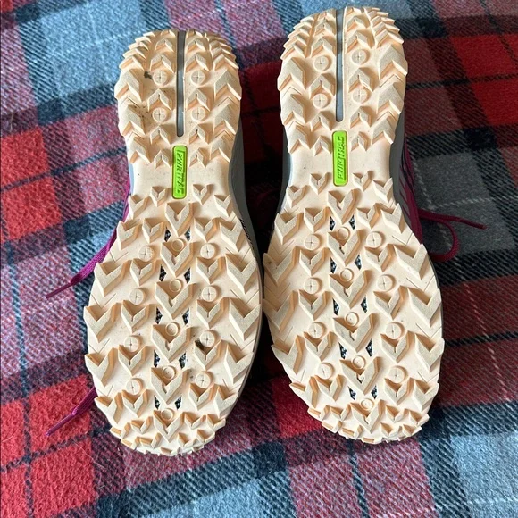 Saucony Peregrine Women's Trail Running Shoes in Pink - Picture 3 of 5